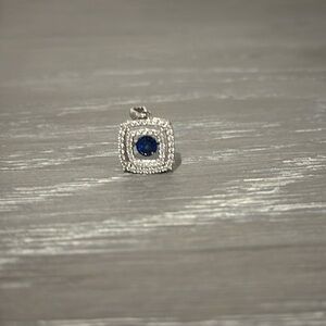 Floating Diamonds Pendant